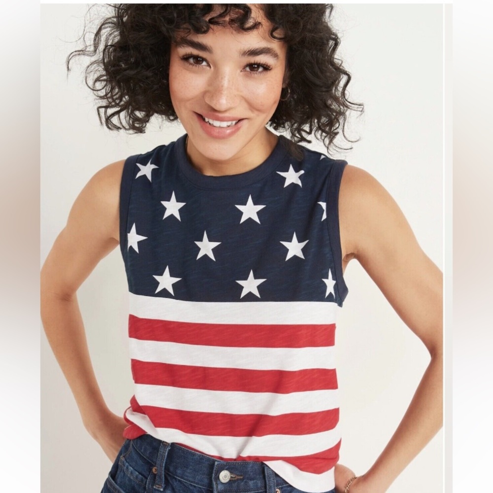 Old Navy Americana Stars and Stripes easy tee. NWT. Retail 25. Bought sale 16.99